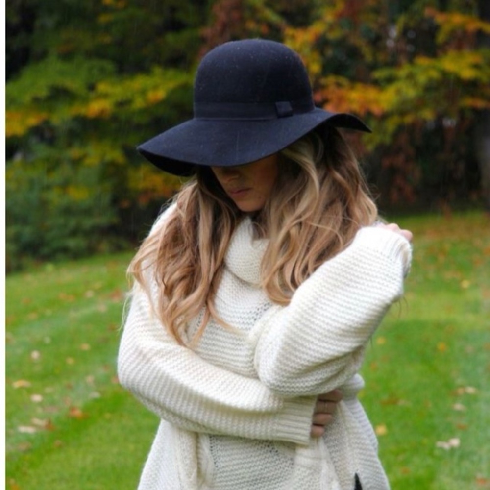 Kittenish Hat